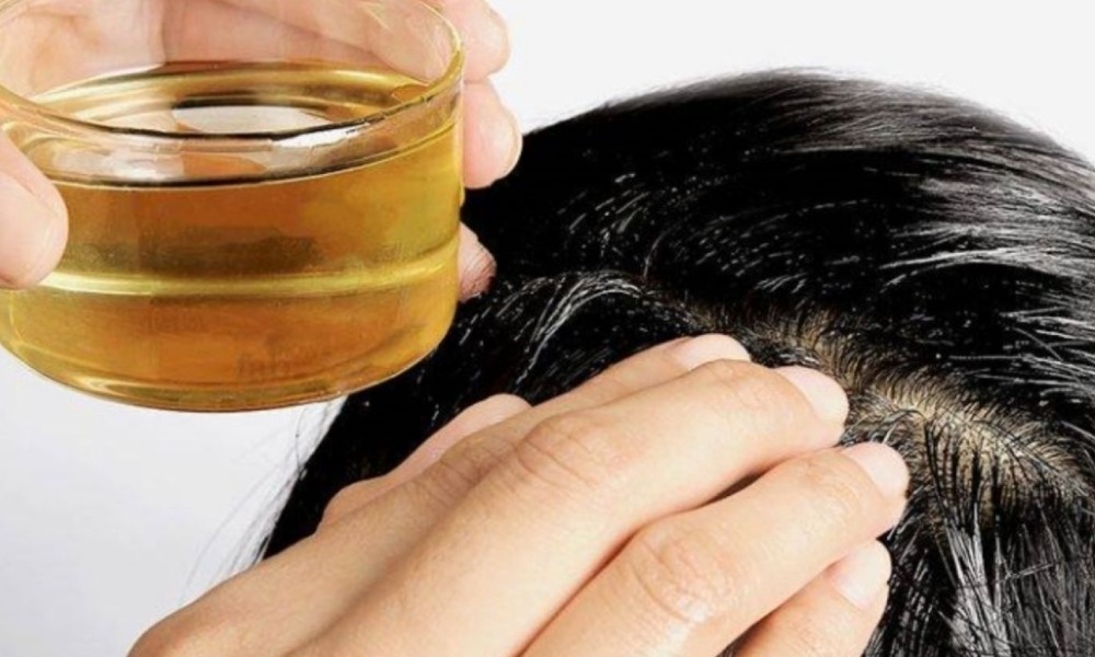 Làm tóc dài chỉ sau 1 đêm nhờ vào dầu dừa