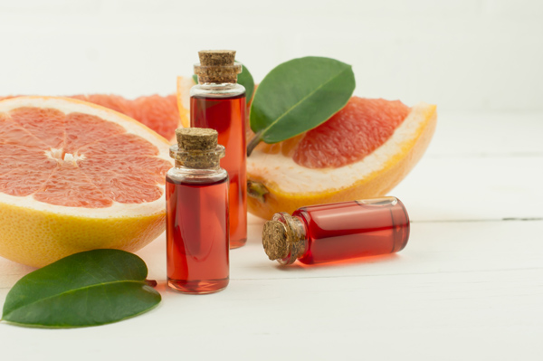 gội đầu từ thiên nhiên với tinh dầu bưởi