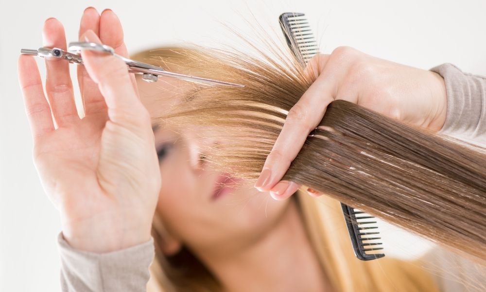 Tránh cắt tóc đêm khuya để giữ vận khí và sức khỏe