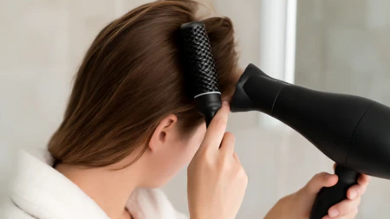 Tóc bị gãy khúc do thường xuyên dùng nhiệt tạo kiểu