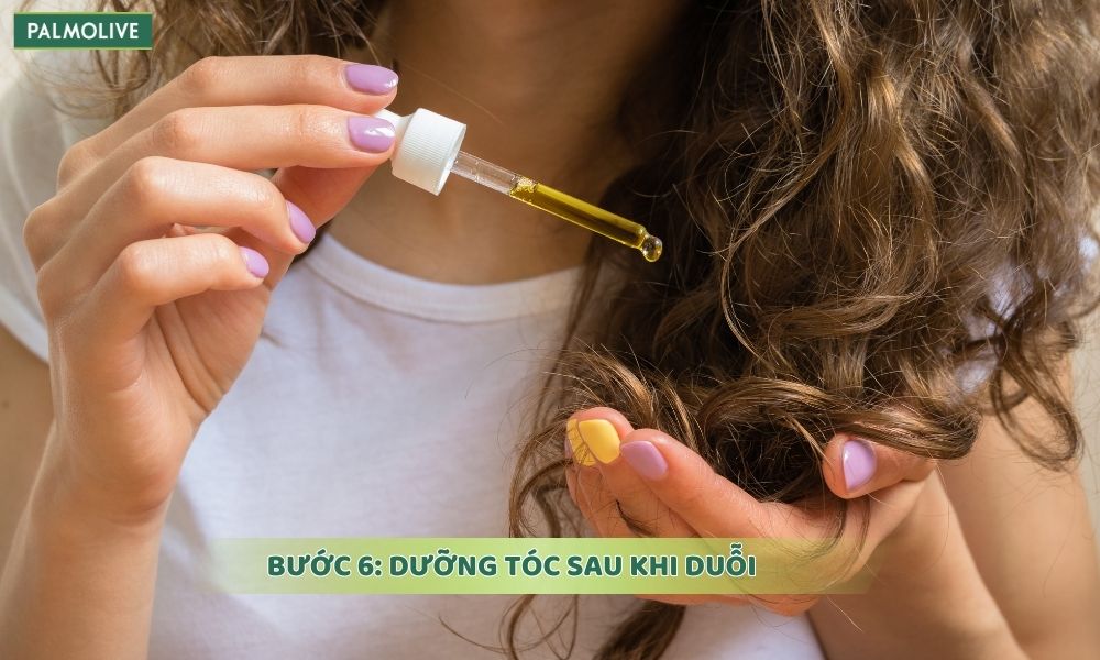 Sau khi duỗi tóc nên dùng dầu dưỡng hoặc serum để cung cấp dưỡng chất phục hồi tóc