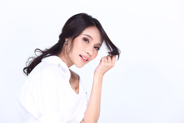 sử dụng dầu gội dưỡng ẩm thiên nhiên